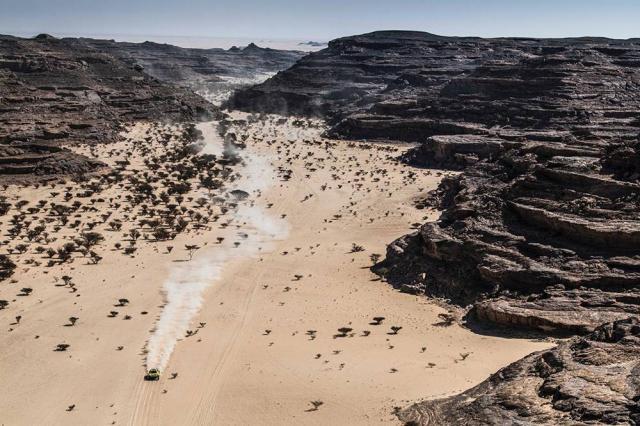 皇冠体育在线-达喀尔SS10：彼得汉塞尔夺赛段冠军 韩魏排名第28