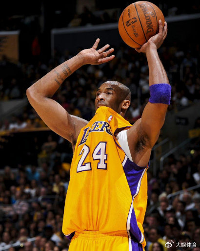 Crowns Sports-21世纪最强得分手是科比，哪怕他的81分纪录被打破了|科比·布莱恩特|体育赛事讨论|多伦多猛龙队|nba|科比-布莱恩特_新浪体育_新浪新闻